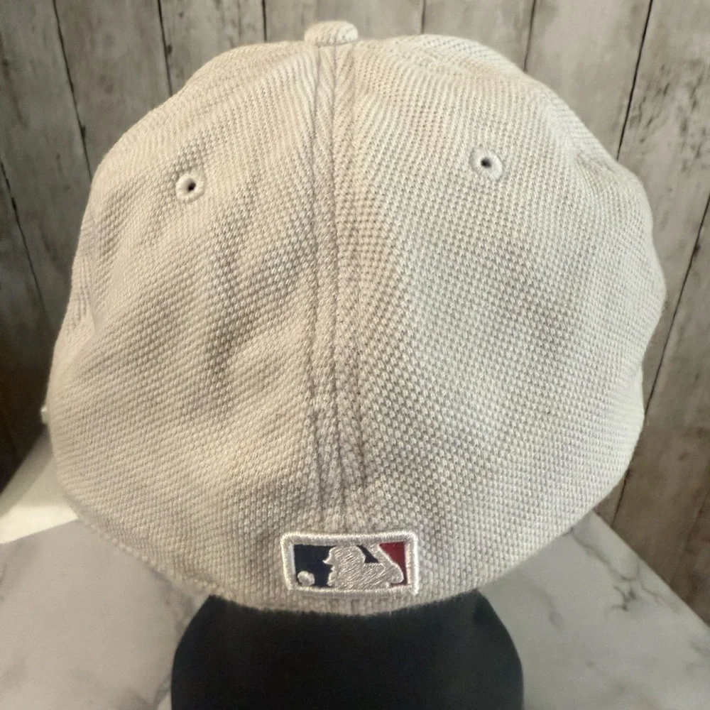 New York Yankees Hat New Era Cap 7 1/4 Light White 59Fifty Fitted Baseball MLB